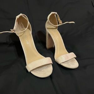 Minimalist nude 4 inch heels